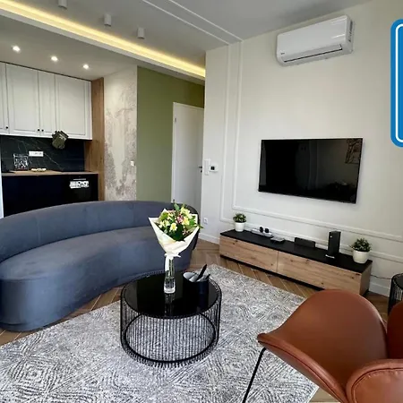 Orangehomes Sunny & Modern 2Br Penthouse With Ac & Terrace Budapest Exterior photo