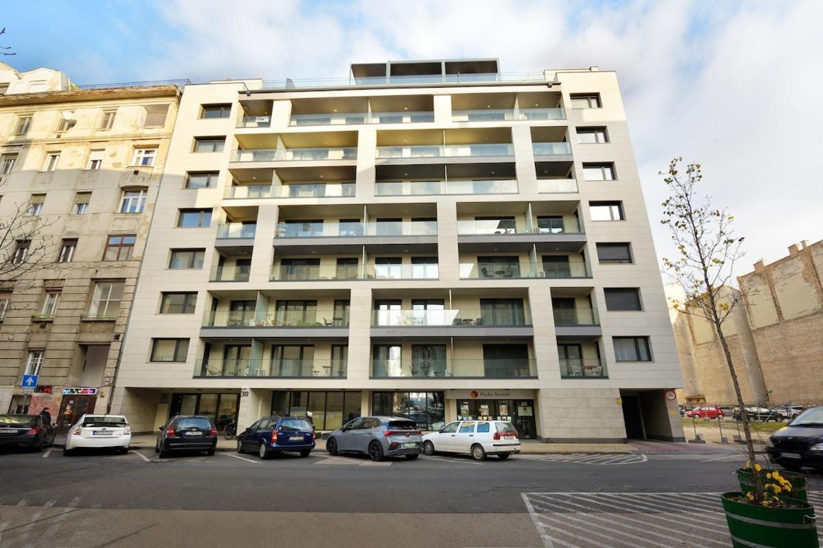 Orangehomes Sunny & Modern 2br Penthouse With Ac & Terrace Apartment *
